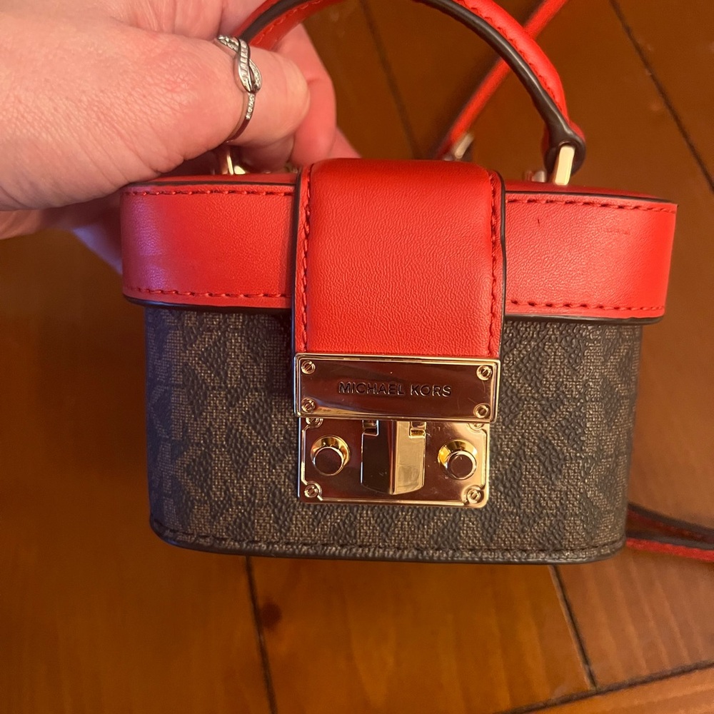 Michael Kors Rosa Mini Trunk Crossbody Bag - Picture 10 of 16